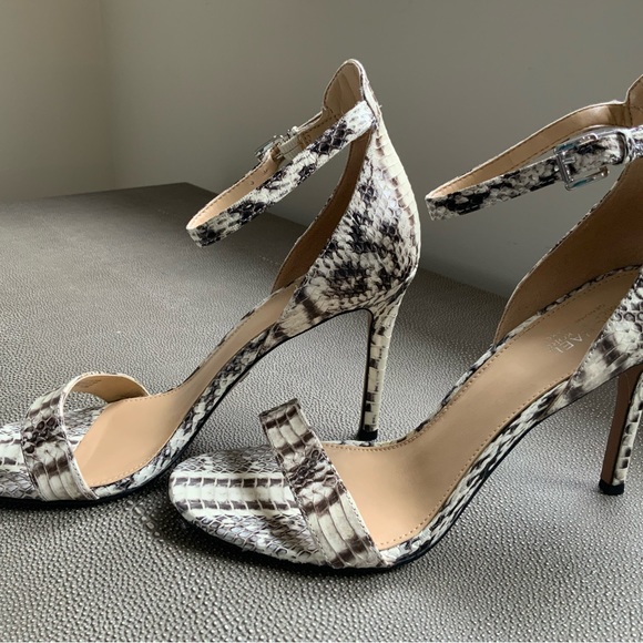 Michael kors genuine snake skin sandal - Picture 3 of 7